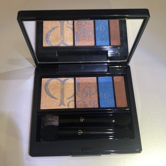 Cle de Peau Eyeshadow Palette - Picture 3 of 5
